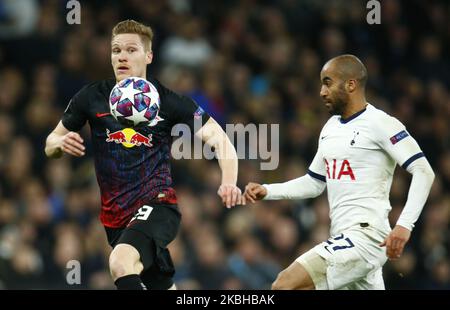 L-R Marcel Halstenberg de RB Leipzig et Lucas Moura de Tottenham Hotspur lors de la Ligue Champion Round 16 entre Tottenham Hotspur et RB Leipzig au Tottenham Hotspur Stadium , Londres, Angleterre, le 19 février 2020 (photo par action Foto Sport/NurPhoto) Banque D'Images