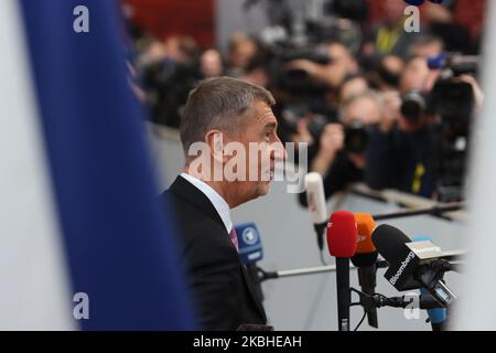 Le Premier ministre de la République tchèque, Andrej Babis, arrive dans le bâtiment Forum Europa et a un point de presse et de presse à deux pas au cours de la deuxième journée d'un Conseil européen spécial, d'un sommet DE L'EURO, des dirigeants de l'UE à Bruxelles, La Belgique au sujet de l'avenir du prochain budget à long terme de l'Union européenne (UE). 21 février 2020 (photo de Nicolas Economou/NurPhoto) Banque D'Images