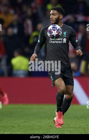 Joe Gomez, de Liverpool, en action lors de la manche de la Ligue des champions de l'UEFA de 16 première étape du match entre l'Atlético de Madrid et le Liverpool FC à Wanda Metropolitano sur 18 février 2020 à Madrid, en Espagne. (Photo de Jose Breton/Pics action/NurPhoto) Banque D'Images