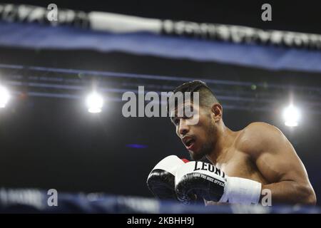 Juan Fernando Vargas Velasquez pendant son combat moyen contre Jorge Ortiz sur 21 février 2020 à Pala San Quirico à Asti, Italie. (Photo par Massimiliano Ferraro/NurPhoto) Banque D'Images