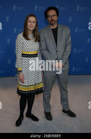 Le Directeur exécutif de la Berlinale Mariette Rissenbeek et le Directeur artistique de la Berlinale Carlo Chatrian posent à la séance photo lors du Festival international du film de la Berlinale 70th Berlin à l'Hôtel Grand Hyatt sur 23 février 2020 à Berlin, Allemagne (photo de Dominika Zarzycka/NurPhoto) Banque D'Images