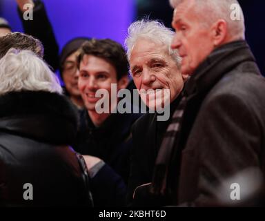 Abel Ferrara (au centre) arrive au tapis rouge de la première 'iberia' lors du Festival International du film de Berlin 70th à Berlin, au Palais Berlinale sur 24 février 2020, à Berlin, en Allemagne. (Photo par Dominika Zarzycka/NurPhoto) Banque D'Images