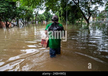 Un point de vue général de Jakarta, après de fortes pluies à Jakarta, en Indonésie, sur 25 février 2020. (Photo par Donal Husni/NurPhoto) Banque D'Images