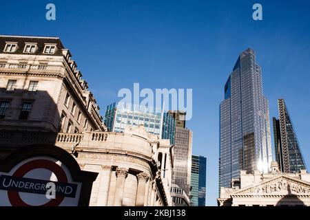 Les tours du 22 Bishopsgate (2nd à droite) et du Leadenhall Building se trouvent au-dessus de Bank Junction, dans le quartier financier de la ville de Londres, en Angleterre, sur 26 février 2020. (Photo de David Cliff/NurPhoto) Banque D'Images