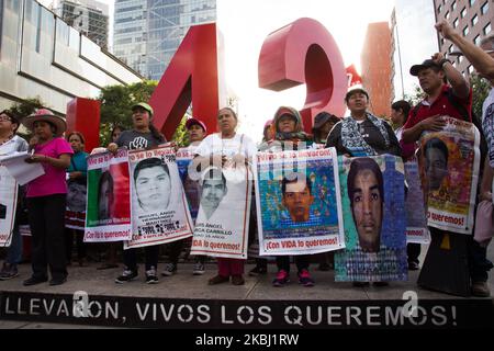 Des milliers d'étudiants et de parents des 43 élèves disparus d'Ayotzinapa 65 mois après la disparition forcée ont organisé, comme chaque mois, une manifestation, exigeant la justice à Mexico, Mexique, sur 26 février 2020. (Photo par Cristian Leyva/NurPhoto) Banque D'Images