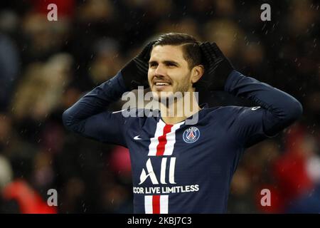 Mauro Icardi et Keilor Navas de Paris Saint-Germain participent au match de football français L1 entre Paris Saint-Germain (PSG) et Dijon, sur 29 février 2020, au stade du Parc des Princes à Paris. (Photo de Mehdi Taamallah/NurPhoto) Banque D'Images