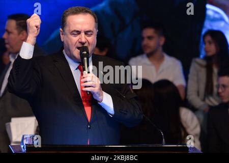 Le ministre israélien des Affaires étrangères, Israël Katz, prend la parole devant le Premier ministre Benjamin Netanyahu, lors d’un rassemblement du Likoud à Ramat Gan, avant les prochaines élections, sur 2 mars. Samedi, 29 février 2020, à Ramat Gan, tel Aviv, Israël. (Photo par Artur Widak/NurPhoto) Banque D'Images