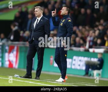 L-R Dean Smith directeur de Aston Villa et entraîneur-chef adjoint John Terry lors de la finale de la Carabao Cup entre Aston Villa et Manchester City au stade Wembley, Londres, Angleterre, le 01 mars 2020 (photo par action Foto Sport/NurPhoto) Banque D'Images