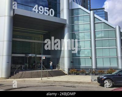 Extérieur de l'édifice situé au 4950, rue Yonge, à Toronto (Ontario) le Canada a vu sur 04 mars 2020 juste après qu'on a signalé que le Collège CDI de North York (situé dans l'édifice) a été fermé aujourd'hui après que les administrateurs ont appris que le conjoint d'un étudiant a été testé positif pour le nouveau coronavirus (COVID-19). L'université a été fermée afin d'effectuer un assainissement préventif et un nettoyage en profondeur du campus et des salles de classe. Le campus est le dernier espace de Toronto à fermer temporairement ou à subir une désinfection en raison des craintes de la COVID-19. Un total de 20 cas positifs confirmés des 2019 nouveaux c Banque D'Images