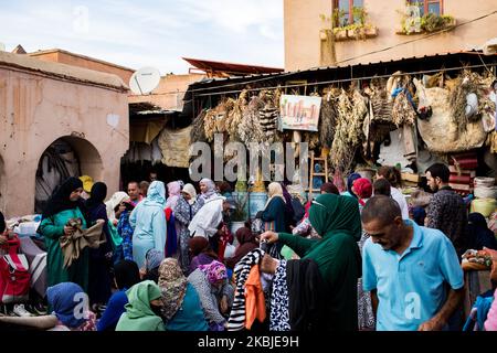 Marrakech, France, 19 octobre 2019. Les habitants de la région erraient dans les ruelles du souk. (Photo par Emeric Fohlen/NurPhoto) Banque D'Images