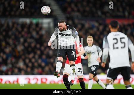 Wayne Rooney (32 ans), du comté de Derby, est à la tête du ballon lors du match de la coupe FA entre le comté de Derby et Manchester United au Pride Park, Derby, Angleterre, le 5th mars 2020. (Photo de Jon Hobley/MI News/NurPhoto) Banque D'Images