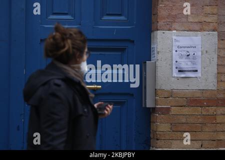 Première fermeture d'une classe à l'école Blomet à Paris, dans le 15th arrondissement. « Un cas de coronavirus chez un enfant de 8 ans inscrit à l'école Blomet dans le 15th arrondissement de Paris a été mis en évidence dans le cadre de ce système de vigilance, France, sur 9 mars 2020. (Photo de Mehdi Taamallah/NurPhoto) Banque D'Images