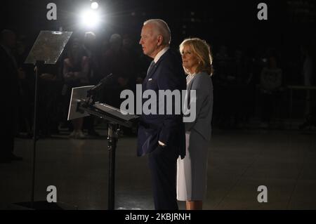 L'ancien vice-président Joe Biden, aux côtés de son épouse, le Dr Jill Biden, prononce un discours après avoir mené la Michigan Primary, au Centre national de la Constitution, à Philadelphie, en Pennsylvanie, sur 10 mars 2020. (Photo de Bastiaan Slabbers/NurPhoto) Banque D'Images