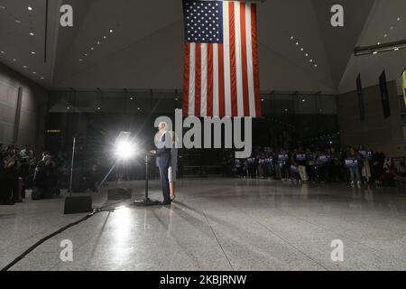 L'ancien vice-président Joe Biden et le Dr Jill Biden se présentent pour une campagne au Centre national de la Constitution, à Philadelphie, en Pennsylvanie, sur 10 mars 2020. (Photo de Bastiaan Slabbers/NurPhoto) Banque D'Images