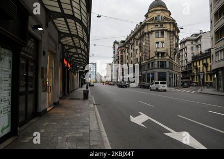 Vue générale sur le Corso Buenos Aires à Milan, 12 mars 2020. L'Italie a fermé tous les magasins sauf les pharmacies et les magasins d'alimentation dans une tentative désespérée de mettre fin à la propagation d'un coronavirus. (Photo par Mairo Cinquetti/NurPhoto) Banque D'Images