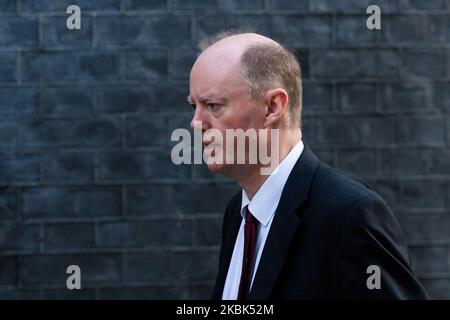 Le Professeur Chris Whitty, le conseiller médical en chef du gouvernement, arrive à Downing Street dans le centre de Londres, avant une réunion du Cabinet le 17 mars 2020 à Londres, en Angleterre. (Photo de Wiktor Szymanowicz/NurPhoto) Banque D'Images