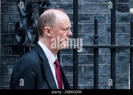 Le Professeur Chris Whitty, le conseiller médical en chef du gouvernement, quitte le 10 Downing Street le 25 mars 2020 à Londres, en Angleterre. Le congé de Pâques parlementaire d'un mois commence aujourd'hui alors que le Royaume-Uni est sous le confinement imposé pour ralentir la propagation du coronavirus. (Photo de Wiktor Szymanowicz/NurPhoto) Banque D'Images