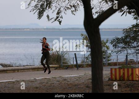 Une femme qui se présente au Parque das Nações à Lisbonne, Portugal, le 29th mars 2020. Photo de Valter Gouveia/NurPhoto (photo de Valter Gouveia/NurPhoto) Banque D'Images