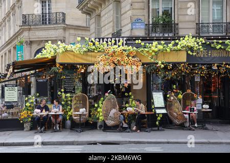 Café cassette dans la rue de Rennes, Montparnasse, Paris, France Banque D'Images