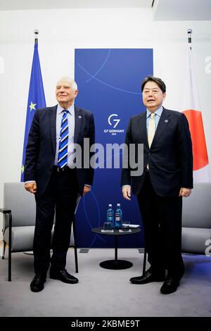 (LR) Josep Borrell, Haut Représentant de l'UE pour les affaires étrangères et la politique de sécurité, et Yoshimasa Hayashi, Ministre des affaires étrangères du Japon, lors d'une conversation bilatérale lors de la réunion de G7 ministres des affaires étrangères à Muenster, 4 novembre 2022. Banque D'Images