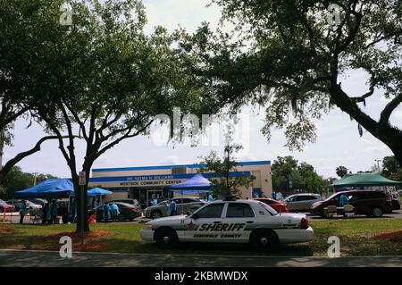 23 avril 2020 - Sanford, Floride, États-Unis - Un site mobile de test de COVID-19 est vu au centre communautaire de Westside, dans le quartier de Goldsboro, à Sanford, en Floride, sur 23 avril 2020. Les autorités sanitaires locales offrent des tests gratuits dans six communautés noires historiques du comté de Seminole pour aider les résidents qui ne sont pas seulement particulièrement vulnérables au coronavirus, mais qui ne peuvent pas se rendre à une clinique de santé ou qui pourraient être incapables de se payer une assurance maladie. (Photo de Paul Hennessy/NurPhoto) Banque D'Images