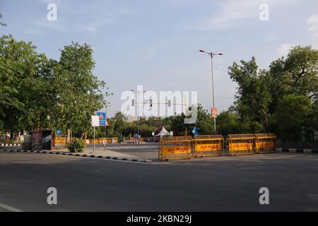 Rue déserte pendant l'isolement à New Delhi, Inde, le 28 avril 2020. Le confinement de Covid-19 a été étendu à 3 mai en Inde. (Photo de Muzamil Mattoo/NurPhoto) Banque D'Images