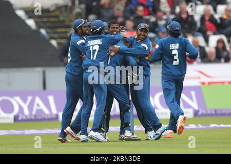 Nuwan Kulasekara, Kumar Sangakkara, Lahiru Thirimanne, Dinesh Chandimal, Mahela Jayawardene et Ashan Priyanjan du Sri Lanka fêtent après Kulasekara, Gary Ballance LBW d'Angleterre, lors de l'ODI 2nd entre l'Angleterre et le Sri Lanka, à Emirates Riverside, Chester le Street le dimanche 25h mai 2014 photo prise par Mark Fletcher/NURASEKARA photo Banque D'Images