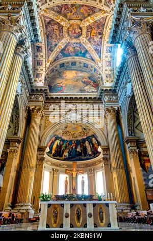 Intérieur de la cathédrale, Bologne Italie Banque D'Images