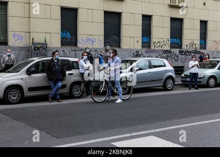 Bannières en soutien de Silvia Romano, à Milan, Italie, sur 10 mai 2020. Silvia Romano, la femme kidnappée en novembre 2018 au Kenya, a été libérée la nuit dernière en Somalie par les services de renseignements italiens et les forces turques. (Photo par Mairo Cinquetti/NurPhoto) Banque D'Images