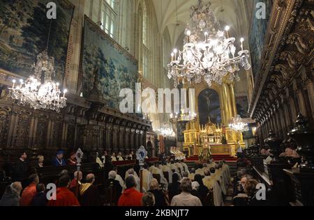 Mgr Waclaw Depo, archevêque de Czestochowa, dirige la Sainte Messe à l'occasion de la fête de Saint Stanislaus, évêque et martyr, le principal patron de la Pologne, avec la participation de l'épiscopat polonais. Le dimanche, 10 mai 2020, à la cathédrale de Wawel, Cracovie, Pologne. (Photo par Artur Widak/NurPhoto) Banque D'Images