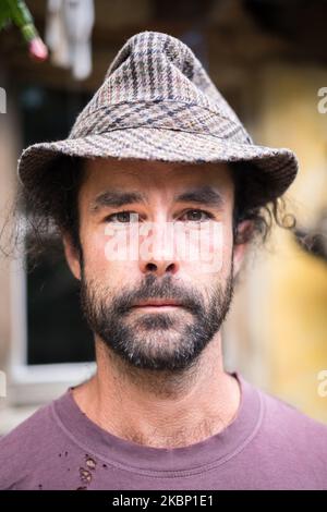 Un fichier photo date 1 juillet 2017 montre un potraits de Cédric Herrou, éleveur d'olives français et activiste de l'immigration. Il est devenu connu en France et dans le monde entier à la suite de ses arrestations pour avoir aidé plus de 250 migrants à traverser en France depuis l'Italie. En mai 2020, un tribunal français l'a absout de tout acte répréhensible. (Photo par Marco Panzetti/NurPhoto) Banque D'Images