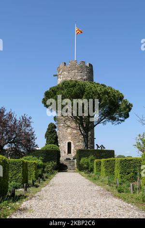 Turenne, centre-sud de la France : étiqueté comme l'un des « plus beaux villages de France », perché sur une colline dominant la « Vallée de la Tourmente » va Banque D'Images