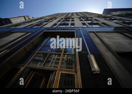 Vue sur le grand magasin Bergdorf-Goodman pendant la pandémie du coronavirus à 20 mai 2020, au 5th Ave., New York. Le COVID-19 s'est répandu dans la plupart des pays du monde, faisant plus de 316 000 morts et plus de 4,8 millions d'infections signalées. (Photo de John Nacion/NurPhoto) Banque D'Images