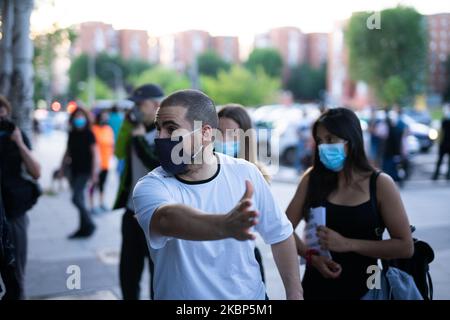 Protestation antifasciste dans le quartier de Moratalaz à Madrid, Espagne sur 22 mai 2020. (Photo de Jon Imanol Reino/NurPhoto) Banque D'Images