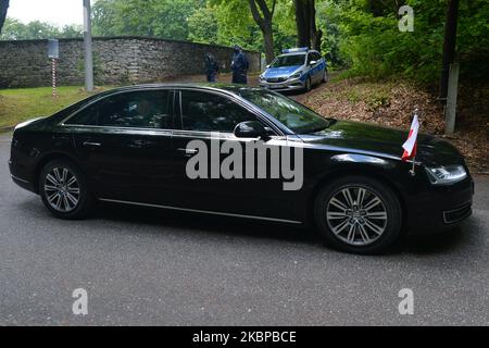 Une Audi avec Andrzej Duda, l'actuel Président de la Pologne, vu dans ALWERNIA. Mercredi, 27 mai 2020, à ALWERNIA, Pologne. (Photo par Artur Widak/NurPhoto) Banque D'Images