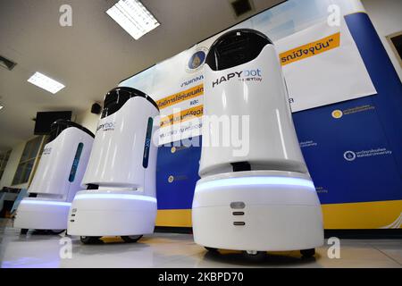 Un point de vue de 'Hapy Bott' l'assistant médical de robot mobile intelligent pour soutenir le travail médical a été conçu par Netbay public Company Limited, dans le cadre de l'effort médical thaïlandais pendant la pandémie de la maladie du coronavirus (Covid-19), lors de la conférence de presse à la Faculté de médecine tropicale Université Mahidol sur 29 mai, 2020 à Bangkok, Thaïlande. (Photo de Vachira Vachira/NurPhoto) Banque D'Images