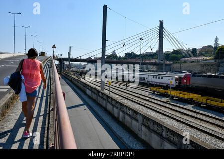 Vue générale de la gare de Santa Apolinia à Lisbonne, point de départ de la ligne qui relie le Portugal et l'Espagne par train, 29 mai 2020. Le trajet historique en train de nuit entre les capitales du Portugal et de l'Espagne a été suspendu à 17 mars en raison de la pandémie COVID-19, et on sait qu'il ne sera pas rouvert. Ce voyage, effectué par la société portugaise CP et l'entreprise espagnole Renfe, ne sera en aucun cas poursuivi. La nouvelle a été donnée par un porte-parole de Renfe qui a assuré que la route ne sera plus opérationnelle. La raison de cette annulation est qu'il s'agit de l'un des Banque D'Images