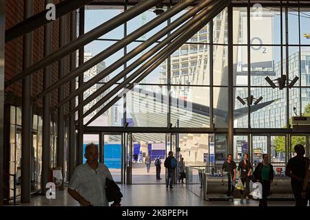 © John Angerson, 2022. Station de métro North Greenwich, Londres. Banque D'Images