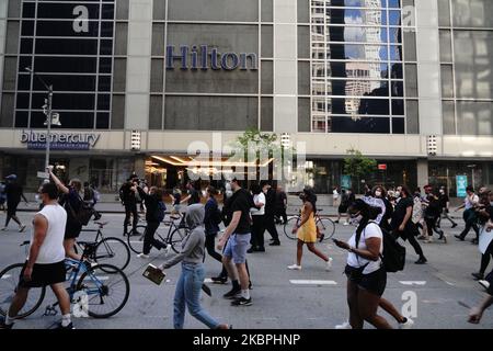 Les manifestants se rassemblent contre le décès de George Floyd, un homme de Minneapolis, dans le Minnesota, aux mains de la police sur 31 mai 2020, à New York. La mort de Floyd a été capturée dans une vidéo qui a été virale de l'incident. Gov. Minnesota Tim Walz a appelé la Garde nationale aujourd'hui, alors que le pillage éclatait à Saint-Paul. (Photo de John Nacion/NurPhoto) Banque D'Images