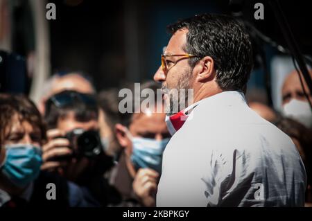 Matteo Salvini, chef de la Ligue, assiste à une manifestation éclair contre la manipulation par le gouvernement du redémarrage économique post-Covid, a organisé l'opposition de centre-droit, à Rome, en Italie, sur 2 juin 2020, le jour du 74th anniversaire de la République italienne. (Photo par Andrea Ronchini/NurPhoto) Banque D'Images