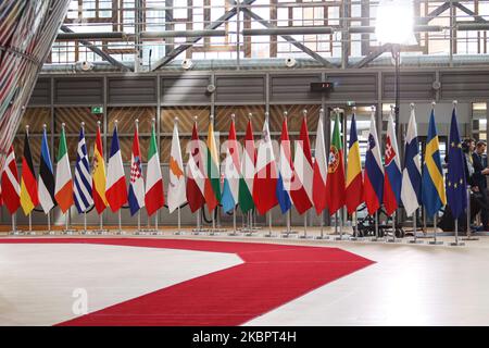 Drapeaux de l'Europe ou drapeau européen est le symbole du Conseil de l'Europe le Conseil de l'Europe et de l'Union européenne comme vu avec les drapeaux nationaux des nations européennes dans le bâtiment Forum Europa de la capitale belge Bruxelles. Le drapeau de l'UE a été conçu par Arsène Heitz et Paul M. G. Lévy. Bruxelles, Belgique - 21 février 2020 (photo de Nicolas Economou/NurPhoto) Banque D'Images