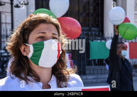 Carolina Varchi de Fratelli d'Italia, commémorez la Fête de la République à Piazza Politeama à Palerme, avec d'autres représentants des partis de droite siciliens, Fratelli d'Italia, Lega e Forza Italia à Palerme, Italie, sur 2 juin 2020 (photo de Francesco Militello Mirto/NurPhoto) Banque D'Images