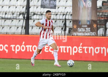 Giorgos Masouras #19 de l'Olympiacos Pirée FC comme vu en action pendant la PAOK v Olympiacos 0-1 pour le jeu des playoffs de la Super League en Grèce après un gel de trois mois de coronavirus du championnat grec sur 7 juin 2020 à Thessalonique, Grèce. Le stade Toumba, domicile de PAOK, était vide, sans ventilateurs comme mesure de protection contre la propagation de la pandémie du coronavirus COVID-19 et toutes les personnes à l'intérieur ont été examinées et ont été fournies avec des masques et des gants. (Photo de Nicolas Economou/NurPhoto) Banque D'Images