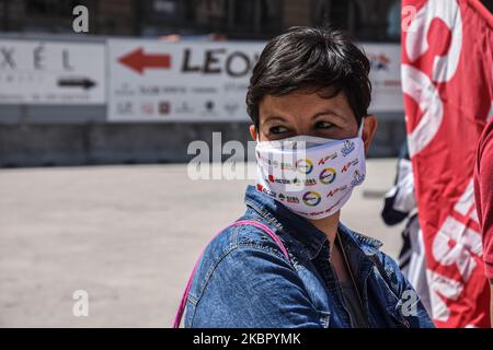 Des membres des syndicats CGIL, CISL, UIL et GILDA du secteur scolaire ont protesté contre le gouvernement de Giuseppe Conte devant le théâtre Politeama de Palerme, Italie, sur 8 juin 2020. (Photo de Francesco Militello Mirto/NurPhoto) Banque D'Images