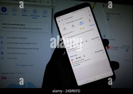 Dans cette photo d'illustration, la carte de Google est affichée sur un écran d'ordinateur portable à Tehatta, Nadia, Bengale-Occidental, Inde sur 9 juin 2020. Google ajoute des fonctionnalités à son service cartes pour alerter les utilisateurs des restrictions de voyage liées à COVID-19 afin des aider à mieux planifier leurs voyages. La mise à jour permettrait aux utilisateurs de vérifier la quantité de trains à un moment donné ou si les bus sur un certain itinéraire sont en cours d'exécution à un horaire limité. (Photo Illustration de Soumyabrata Roy/NurPhoto) Banque D'Images