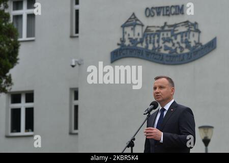 Le Président de la Pologne Andrzej Duda vu lors des célébrations du 80th anniversaire du premier transport de prisonniers polonais à Auschwitz. En 2006, le Sejm polonais (Parlement) a voté pour faire de 14 juin la Journée nationale du souvenir des victimes des camps allemands de concentration et d'extermination nazis. Sur 14 juin 2020, Oswiecim, Pologne. (Photo par Artur Widak/NurPhoto) Banque D'Images