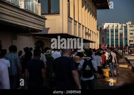 Vue générale d'Istanbul au cours de la troisième semaine de normalisation durant la pandémie du coronavirus à Istanbul, en Turquie, sur 16 juin 2020. (Photo par Onur Dogman/NurPhoto) Banque D'Images