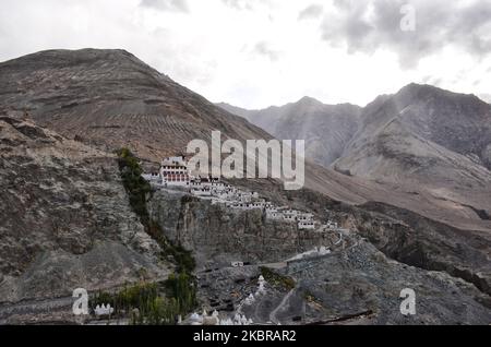 Une vue panoramique sur le lac Pangong dans la vallée du Ladakh sur 18 juin 2020. Le pire front entre l'Inde et la Chine dans le terrien disputé a laissé 20 soldats de l'armée indienne morts dans un conflit avec les troupes chinoises dans la vallée de Galwan lundi, ce qui est considéré comme la plus grande confrontation militaire depuis plus de cinq décennies. (Photo de Muzamil Mattoo/NurPhoto) Banque D'Images