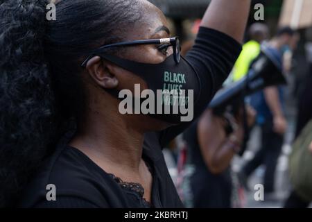 Le protestataire a marché de Brooklyn à Manhattan sur 19 juin 2020 à New York, États-Unis pour célébrer le dix-septième jour. Le dix-septième jour, également connu sous le nom de Journée de la liberté, le Jubilé, le jour de la libération et le jour de l'émancipation, est une fête qui célèbre l'émancipation de ceux qui avaient été asservis aux États-Unis. (Photo par Mohammad Hamja/NurPhoto) Banque D'Images