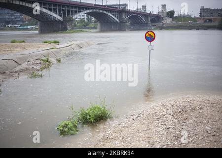 Haut niveau de la Vistule vu à Varsovie le 24 juin 2020 (photo de Maciej Luczniewski/NurPhoto) Banque D'Images